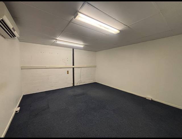276M² WAREHOUSE TO LET IN SOMERSET WEST MALL TRIANGLE